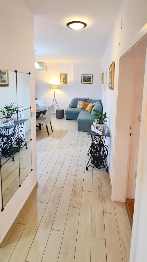 Apartment Sara Poljud スプリト エクステリア 写真
